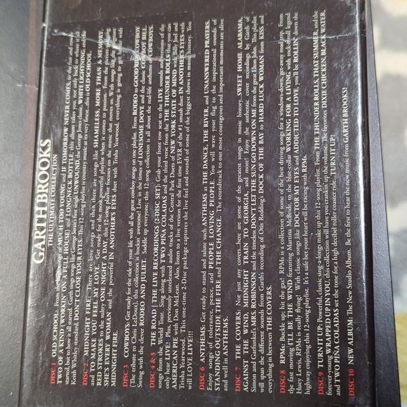 Garth Brooks (The Ultimate Collection)2018 - Picture 6 of 9